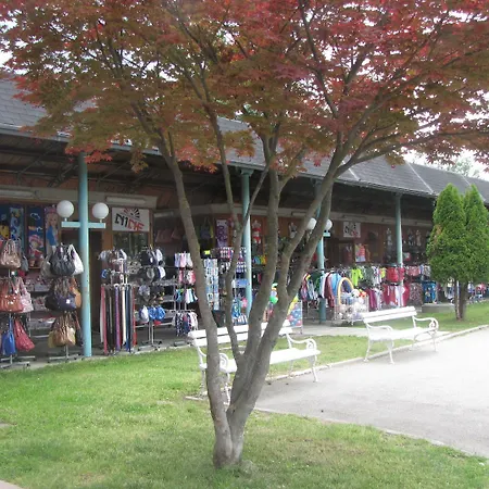 Happy Camp Mobile Homes In Terme Catez Parque de Campismo 4*