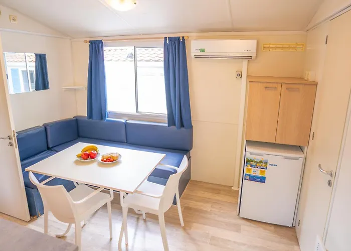Kemping Happy Camp Mobile Homes In Terme Catez Čatež ob Savi